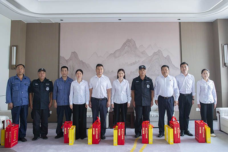 共敘魚水情！衛(wèi)華集團(tuán)開展“八一”慰問及退役軍人座談會